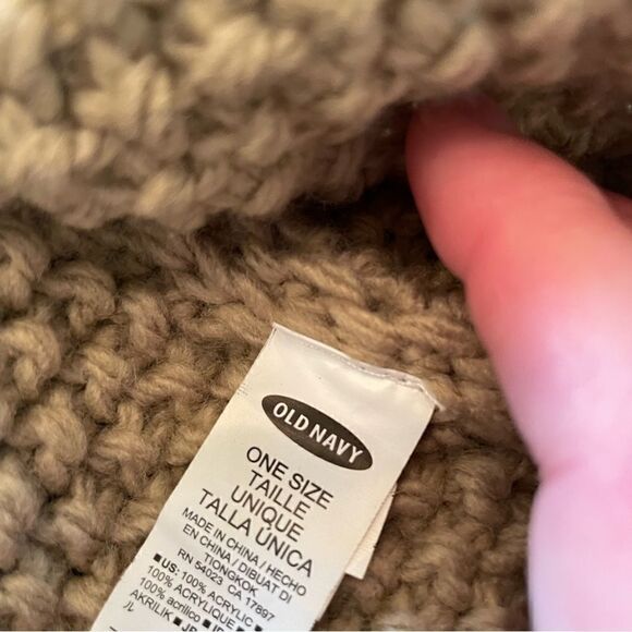 Bundle of 4 Knit Yarn Infinity Scarves - Picture 3 of 9